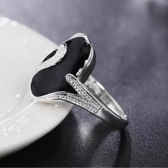 PAVE DESIGN WITH BLACK OVAL STATEMENT STERLING SILVER RING - Picture 3 of 3